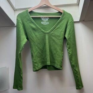 Big Bud Press Green Cropped V-neck